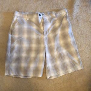 Chaps men’s golf shorts 34